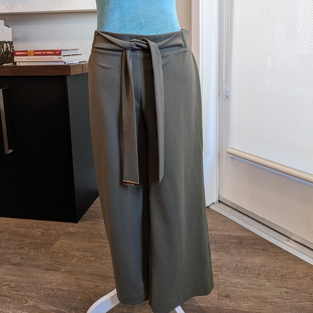 Calvin Klein wide leg capri